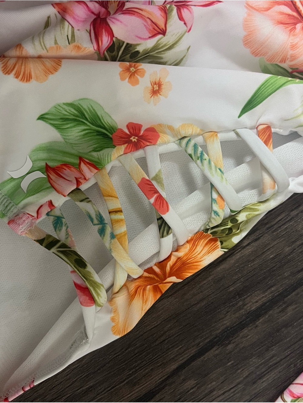 Hurley White Floral Long-Sleeve Zip One-Piece Swimsuit /Surf Women’s Size M NWOT - Picture 9 of 11